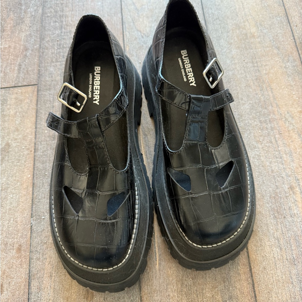 Burberry Black Croc-Embossed Buckle Shoes